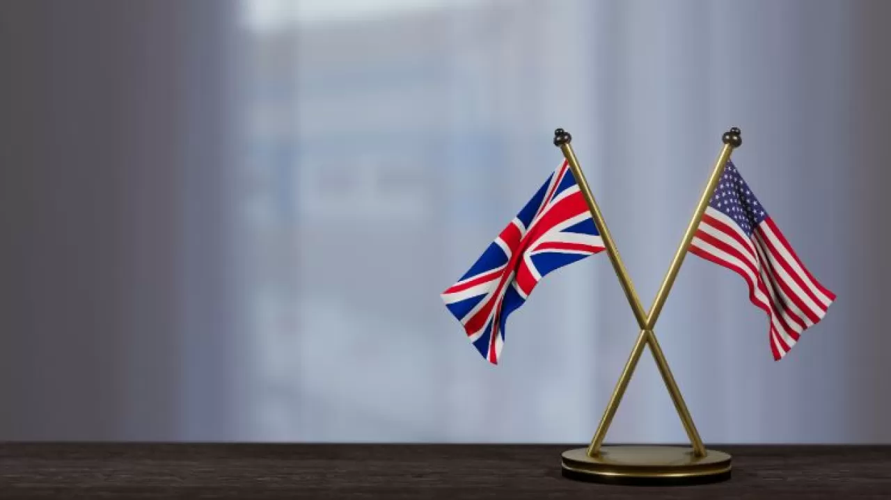 ABD ve İngiltere Arasında Teknoloji Anlaşması Askıya Alındı